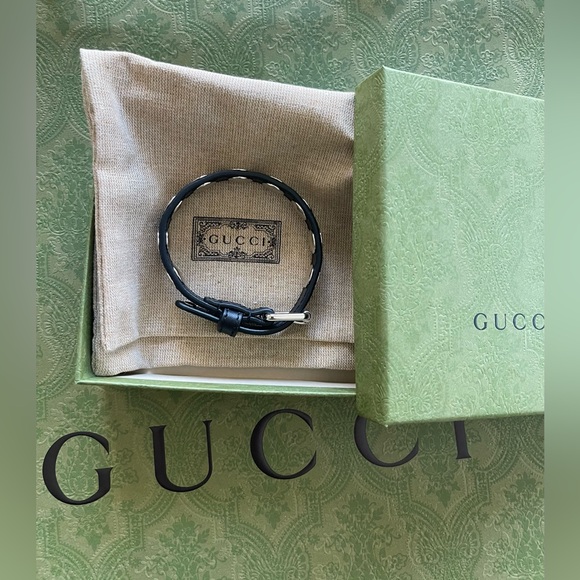 New GUCCI
Studded Leather Wrap Black Bracelet - Picture 6 of 14